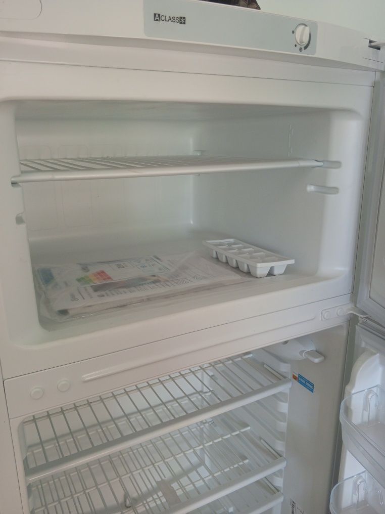 Indesit muzlatgich, Xolti: yangi ishlatilmagan.