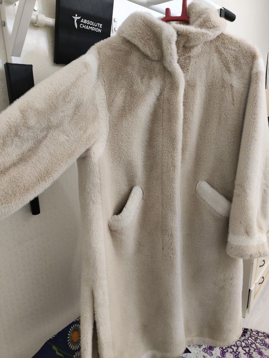 Шуба исскуственная белая