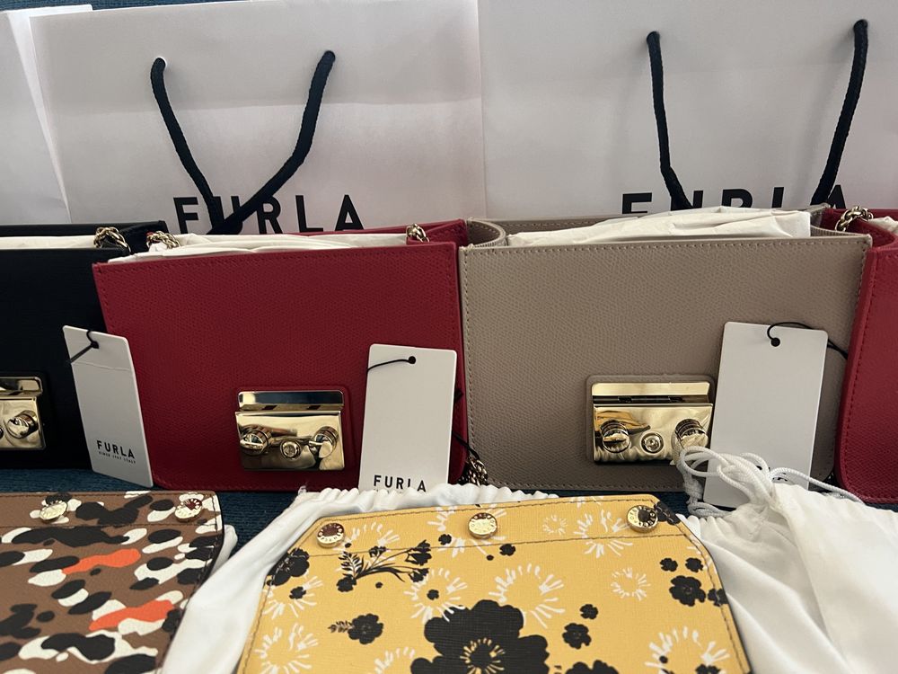 Furla Metropolis Crossbody.С всички етикети,сертификат,сериен номер.