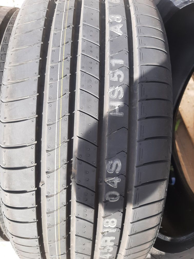Продам шины 235/45/18 кумхо экстра