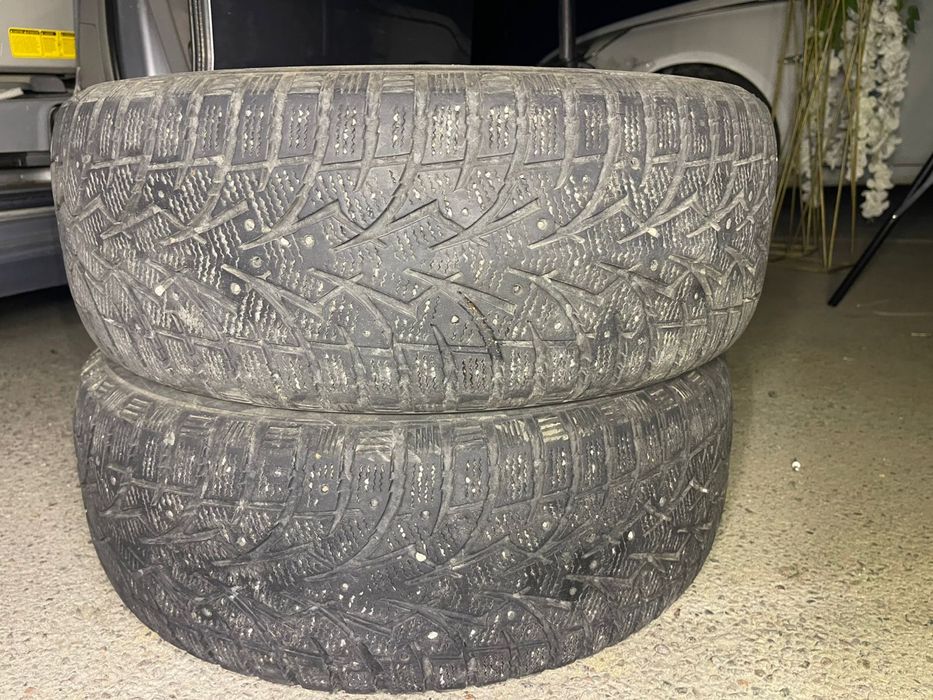 Продам зимние ризины  215/60/16 ,