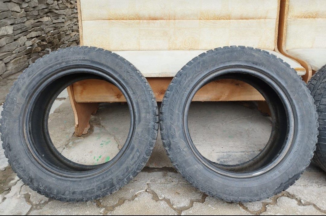 Продам зимние шины размер 215,55,16