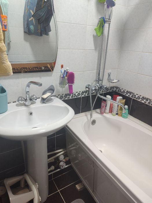 Продается квартира 3х комнатная массив Водник-2 СРОНЧНО!!! [RV33]