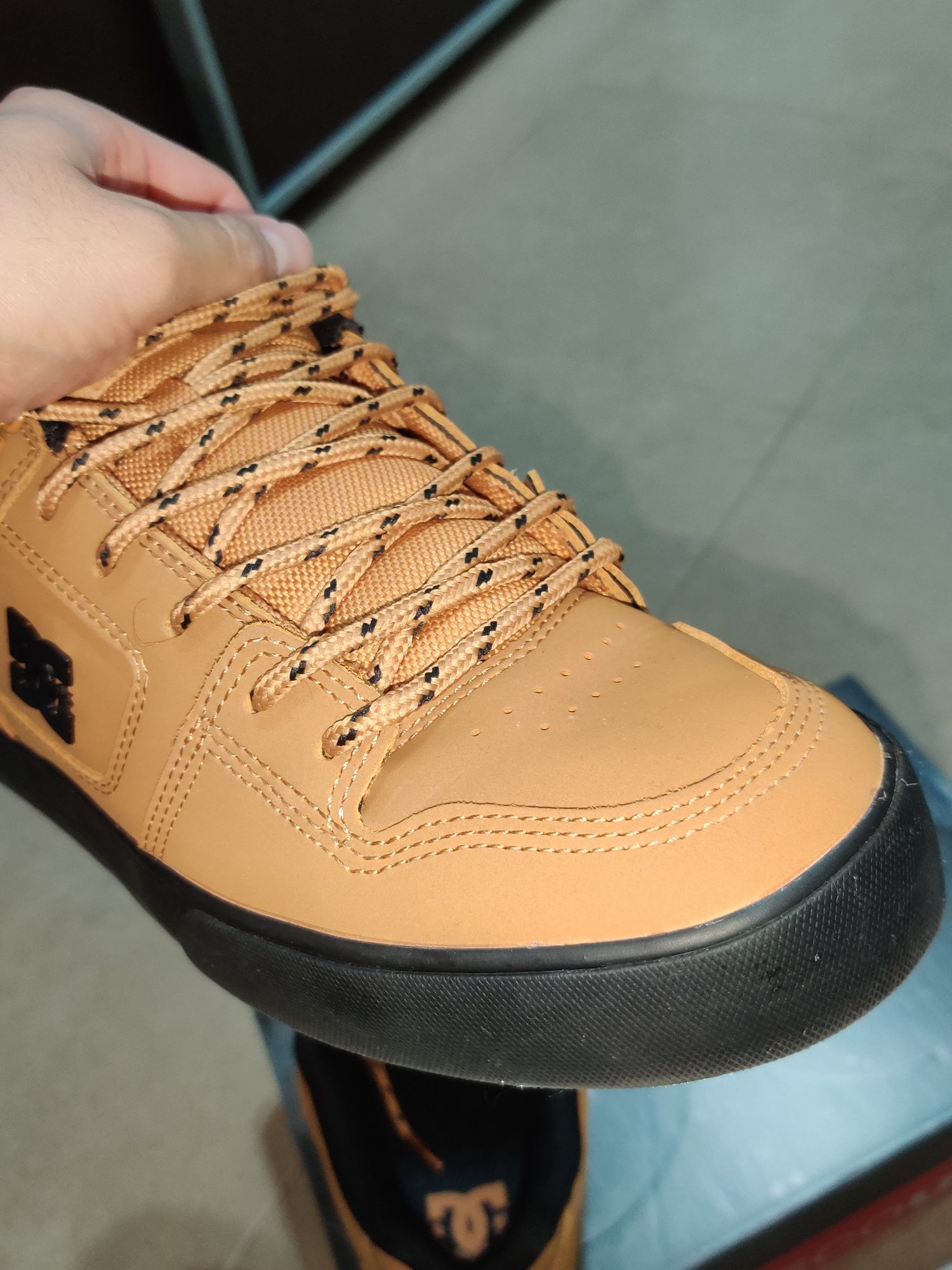 ОРИГИНАЛ Зимни мъжки обувки 45 DC shoe USA