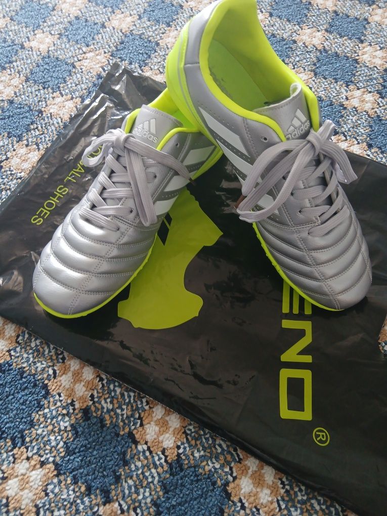 Fudbol oyoq kiyim
