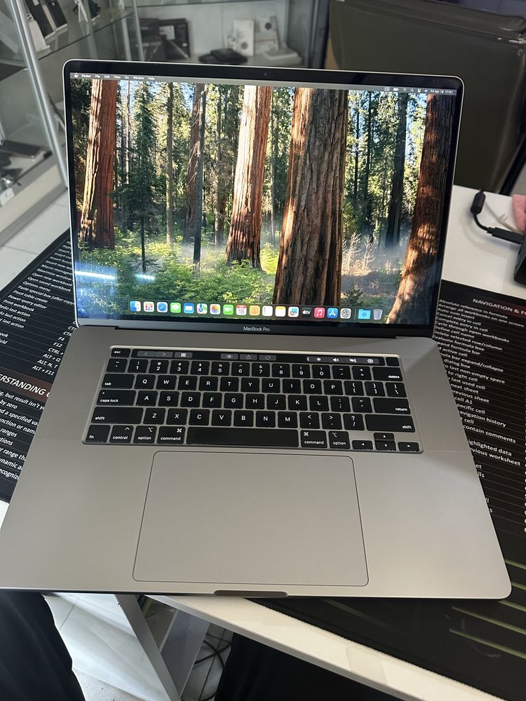 Macbook pro 16 inch 2019 i9 16 gb 1 tb ssd radeon pro 5500m