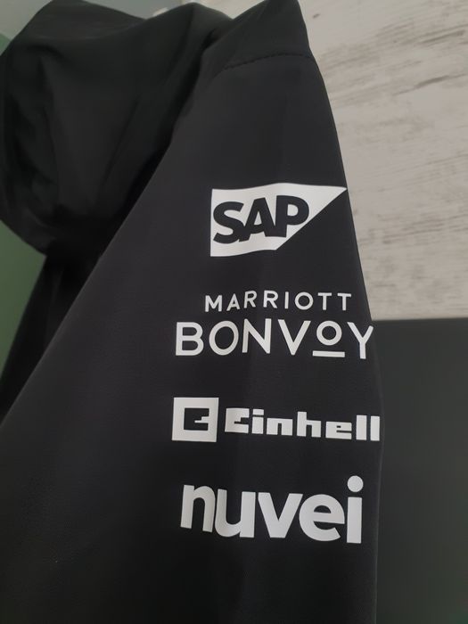 Яке Tommy Hilfiger AMG Petronas F1