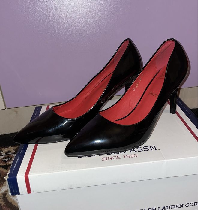 Туфли лолочка лакированная