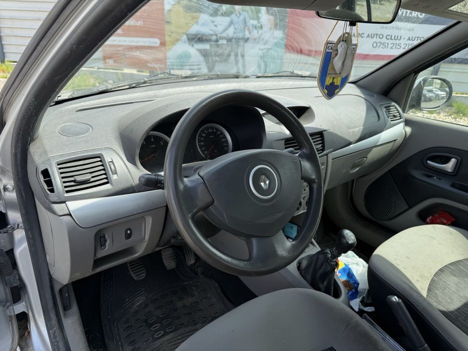 Scaun renault clio symbol Thalia  dezmembrari renault thalia