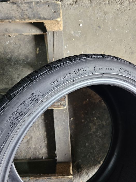 2 anvelope iarna 265 35 19 Michelin Alpin