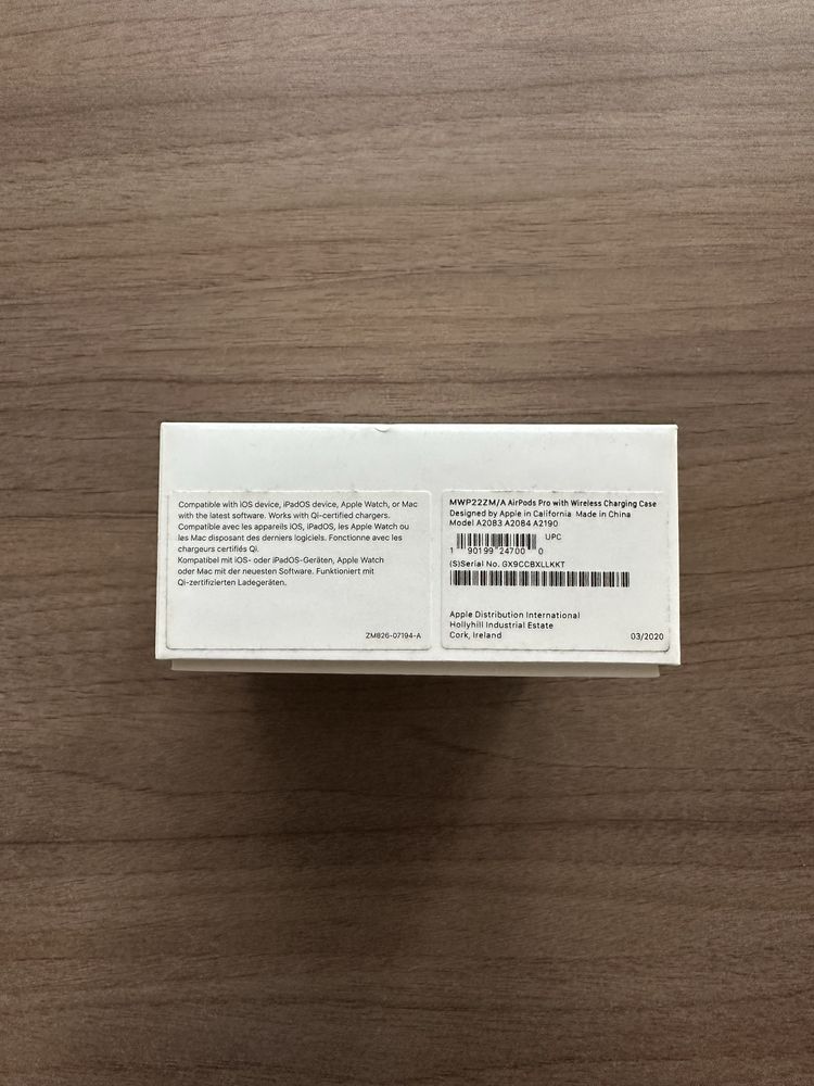AirPods Pro с безжичен заряден калъф