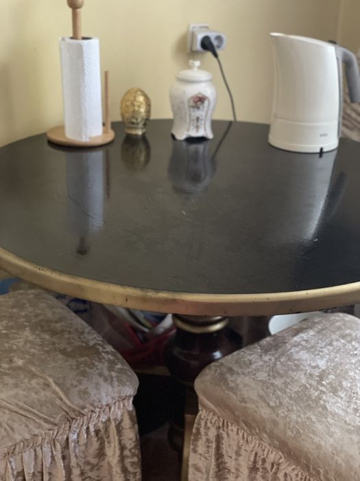 Продам стол со стульями 90000