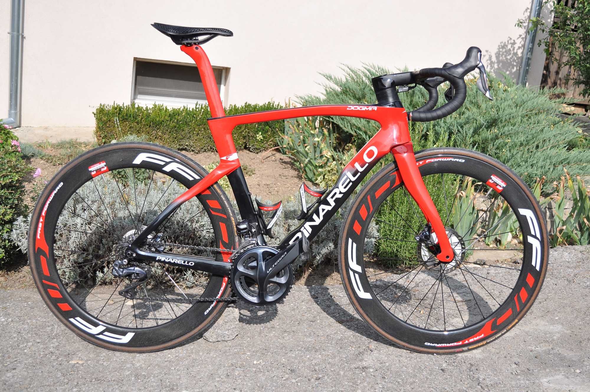 Pinarello dogma F14- ultegra di2 карбонов велосипед