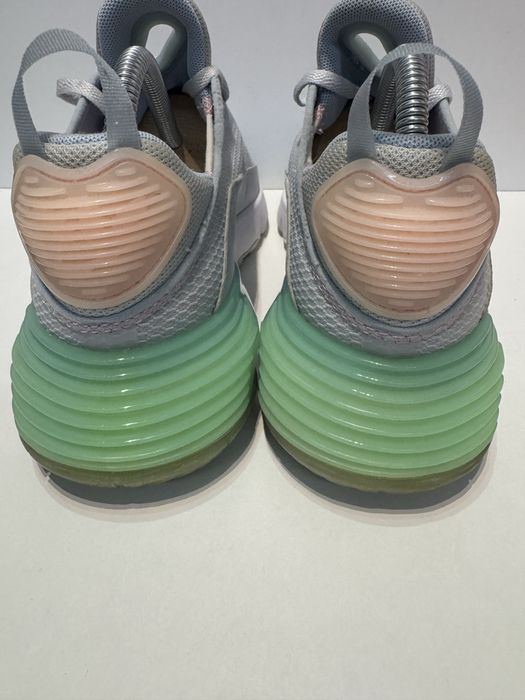 Маратонки NIKE AIR MAX 2090 .Номер 39.5