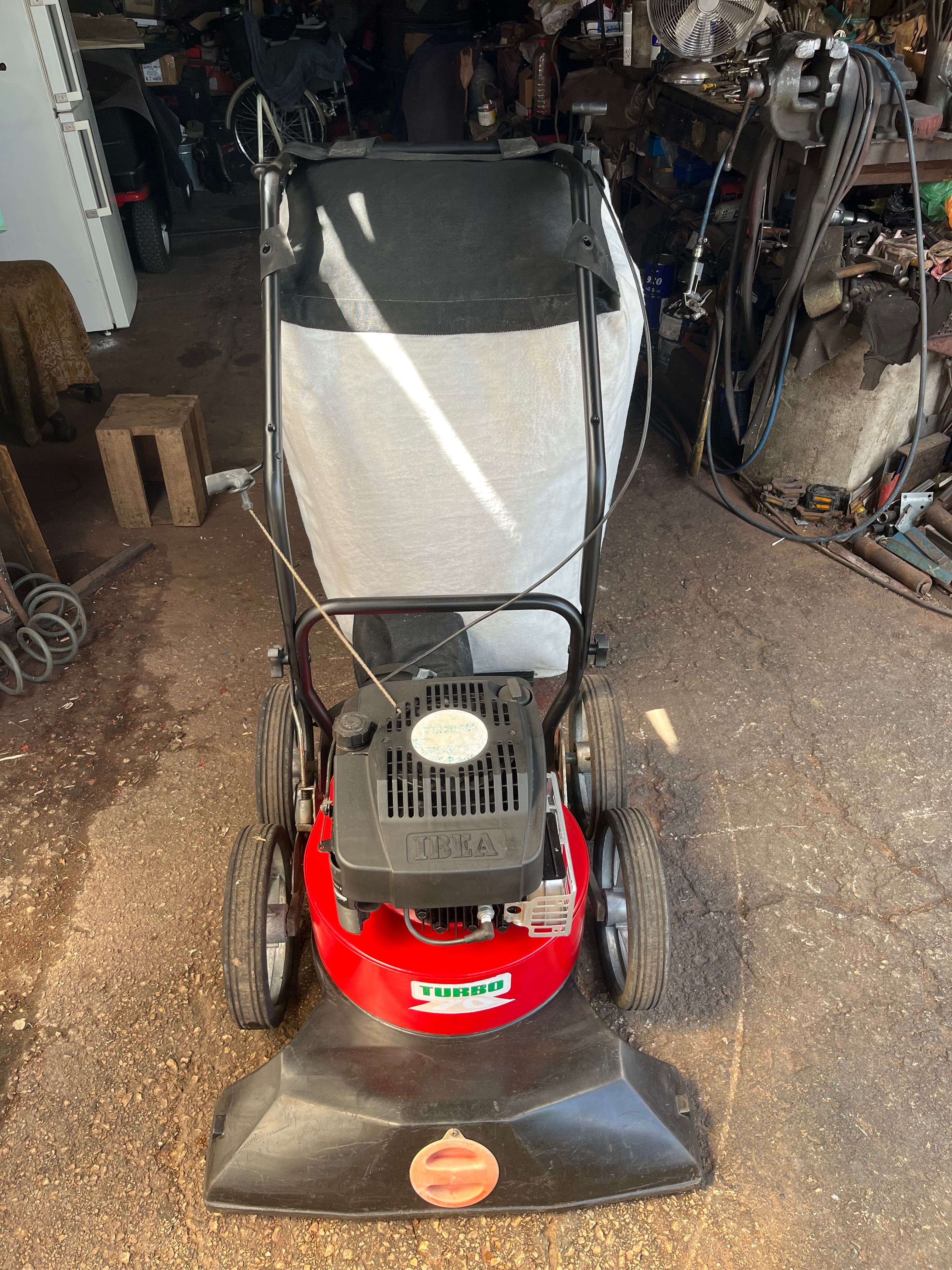 Профисионално моторен листо санерач  IBEA Turбо 5.0 hp