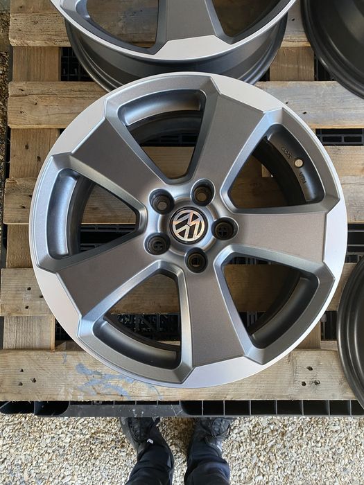 17 цола 5 х 112 мм Фолксваген Голф , Туаран , Джета , VW Golf
