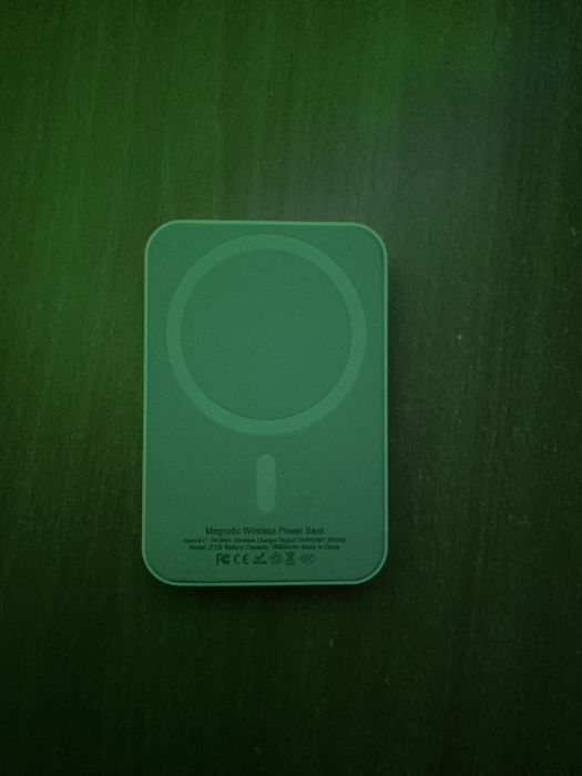 Vand baterie externa wireless noua