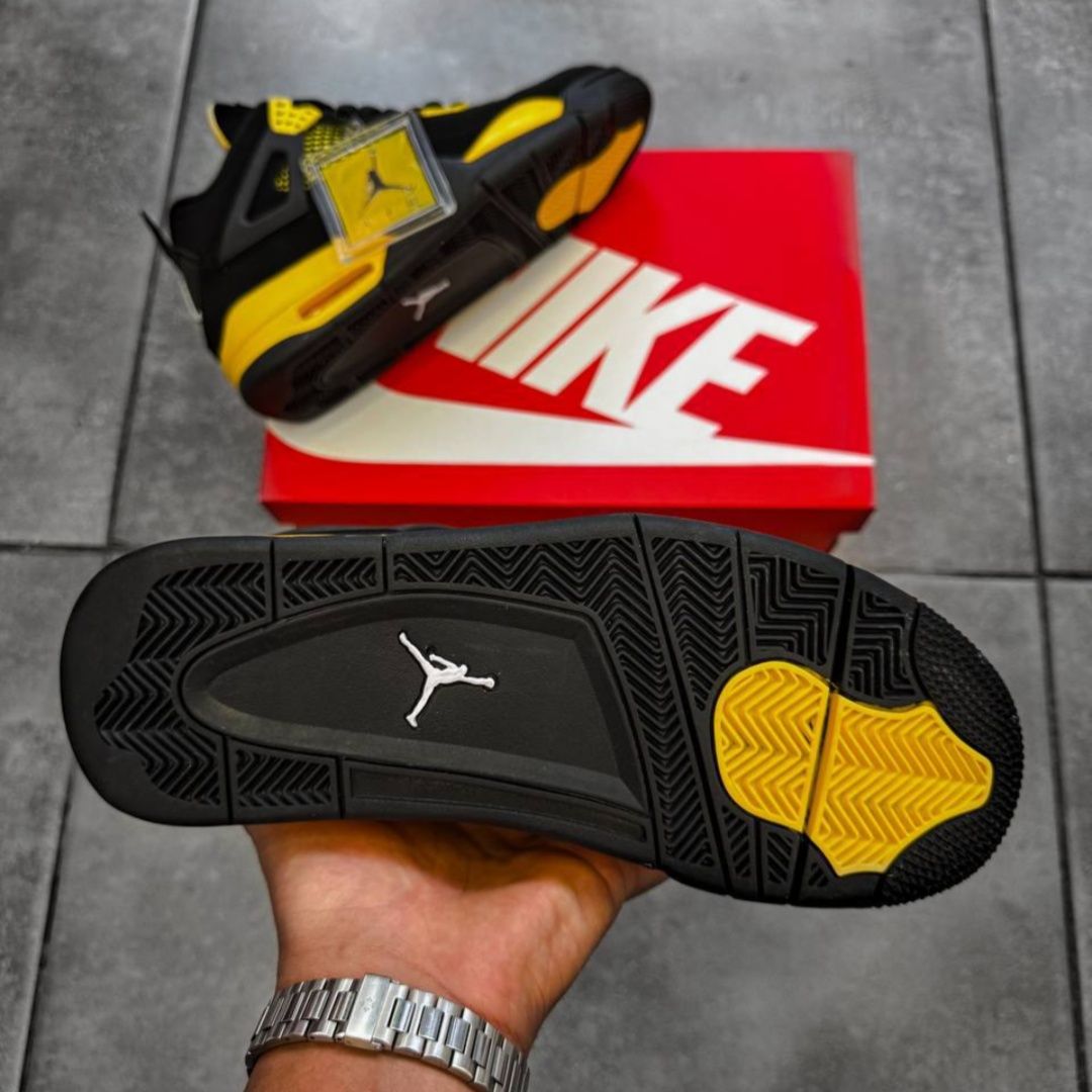 Air Jordan 4 Retro Black/Yellow мъжки маратонки