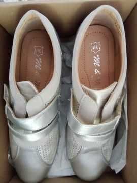 Нови обувки номер  39 -20 лв.