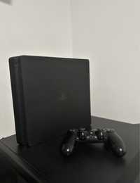 Vând PlayStation 4 slim