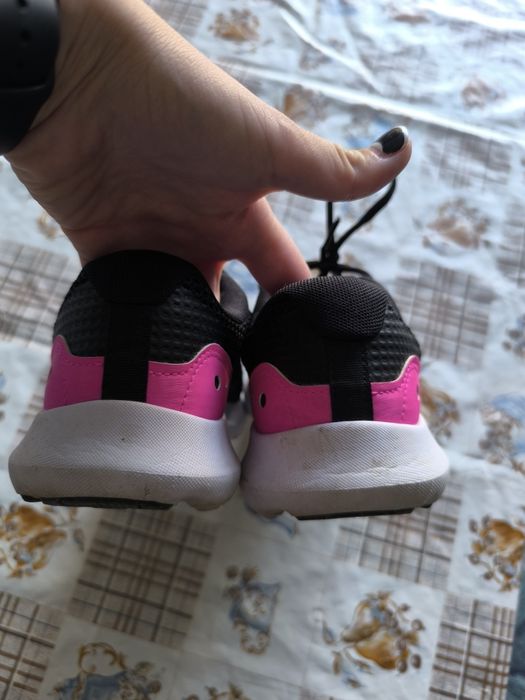 Маратонки за бягане under armour