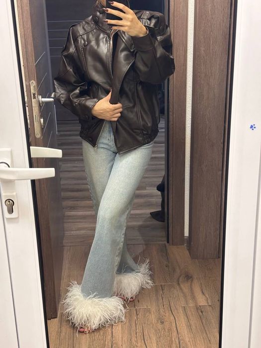 Чисто ново модерно яке тип пилотско