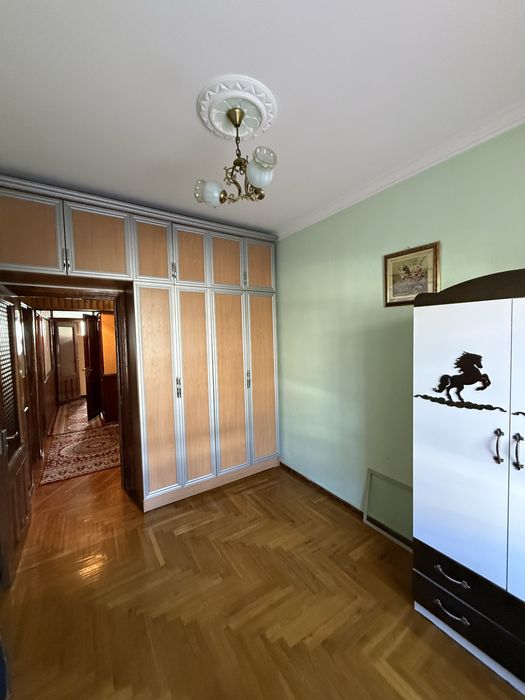 Алокада 5 хонали уй сотилади узимники