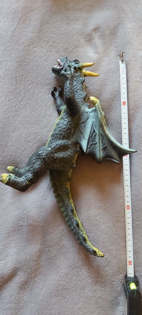 Dinozaur cu aripi cauciuc , 39cm.