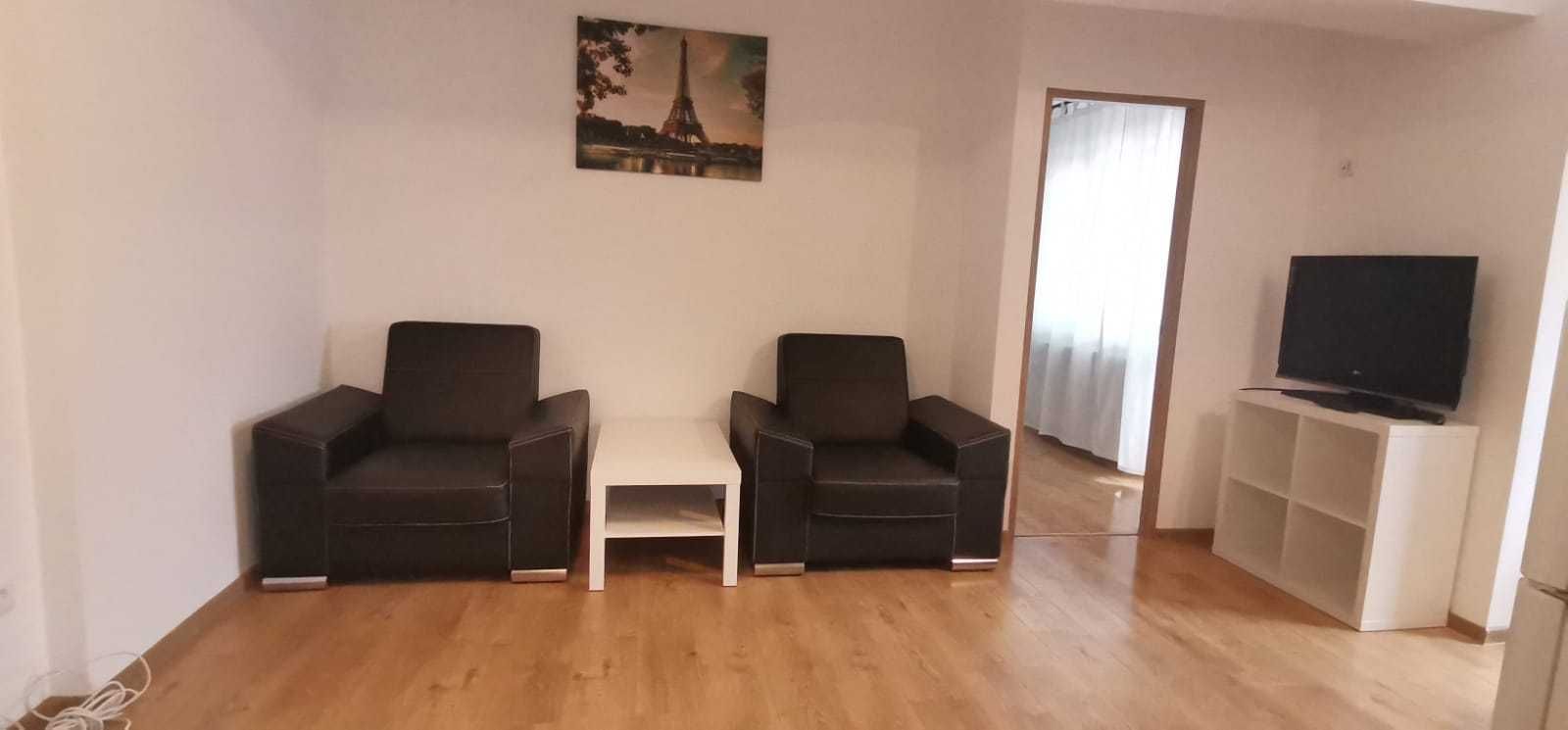 Închiriez 2 camere Confort city