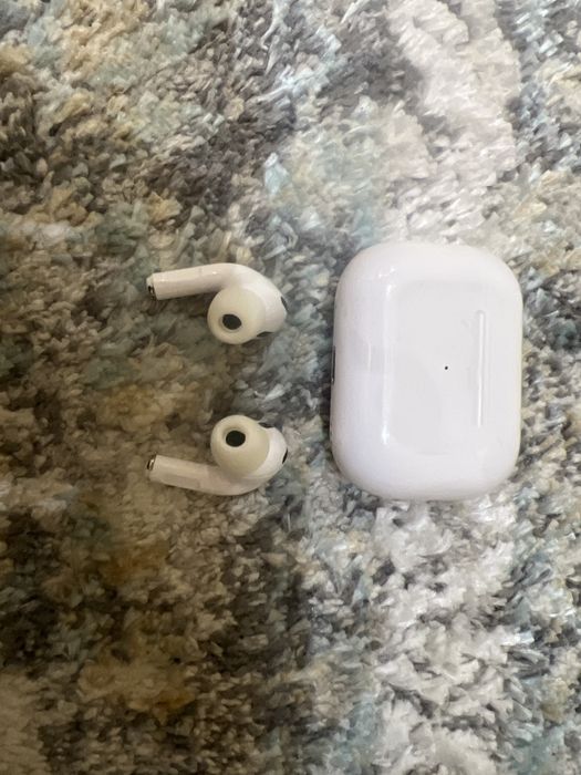 Использованный Аirpods pro (Использована 1 месяц)