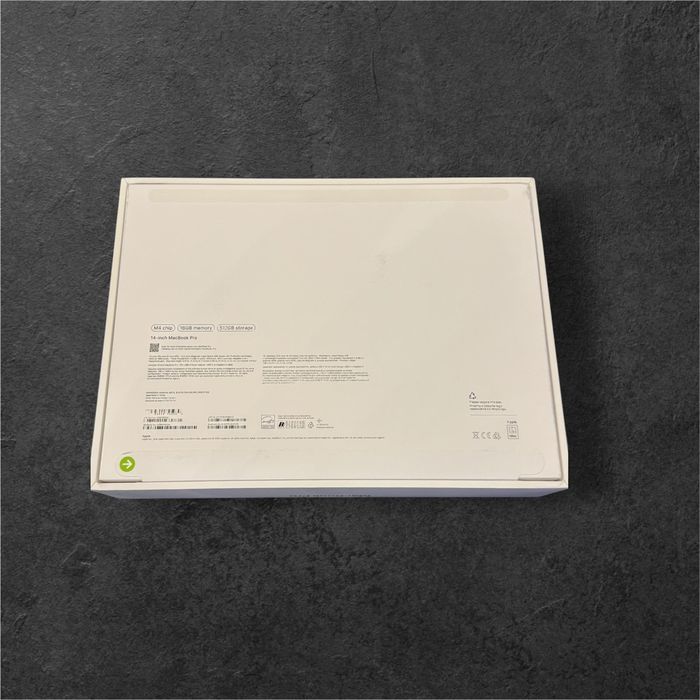 Продавам Аpple mac book pro 14 inch