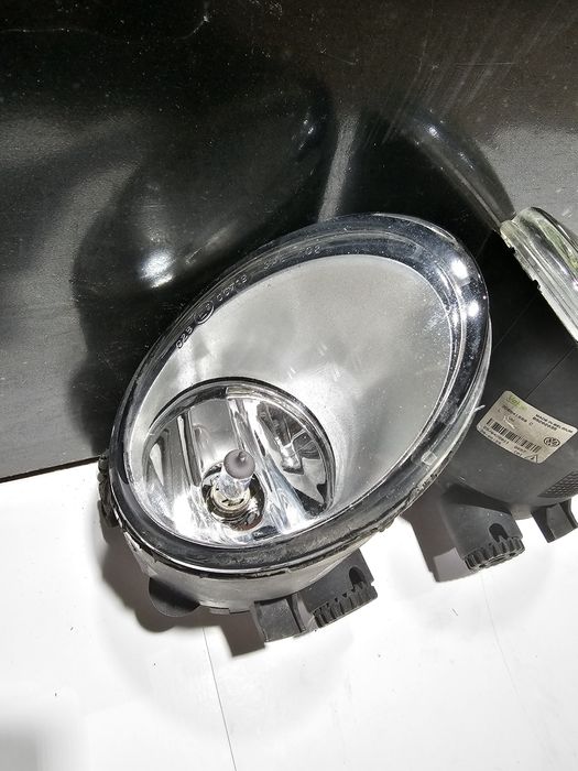 Proiector ceata stanga original Volkswagen Phaeton 

Stare buna

Cod o