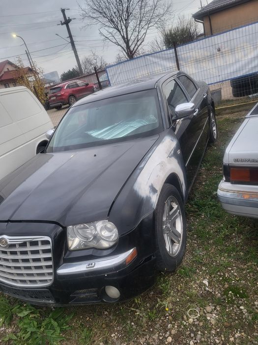 Vând chrysler c300