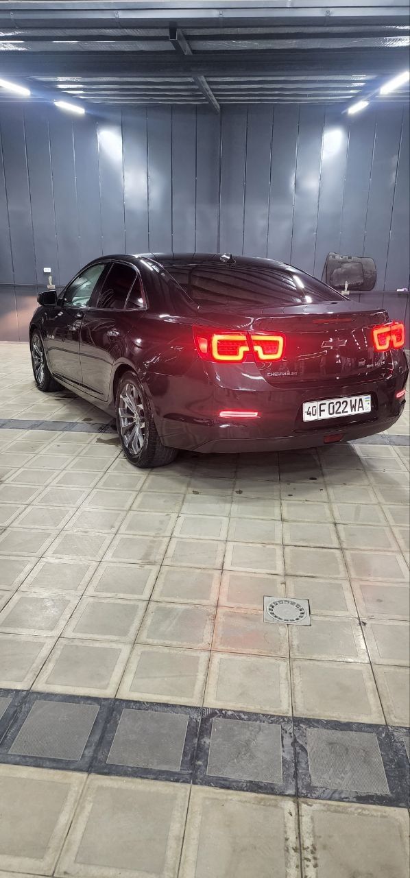 Malibu 1 yili 2013 probeg 225000 metan gaz 4-pakaleniya moshina ideal