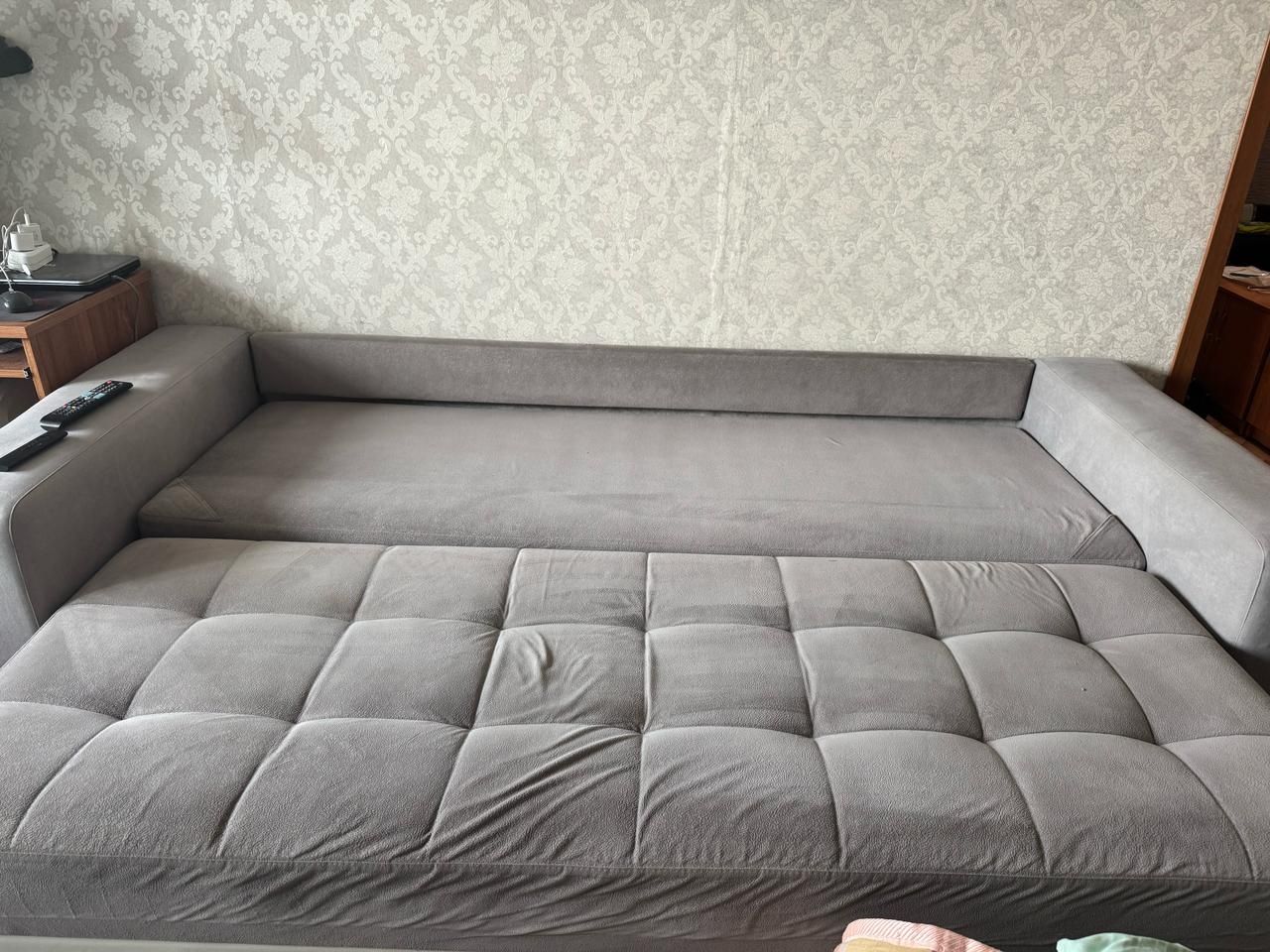 Диван с креслом и пуфиком