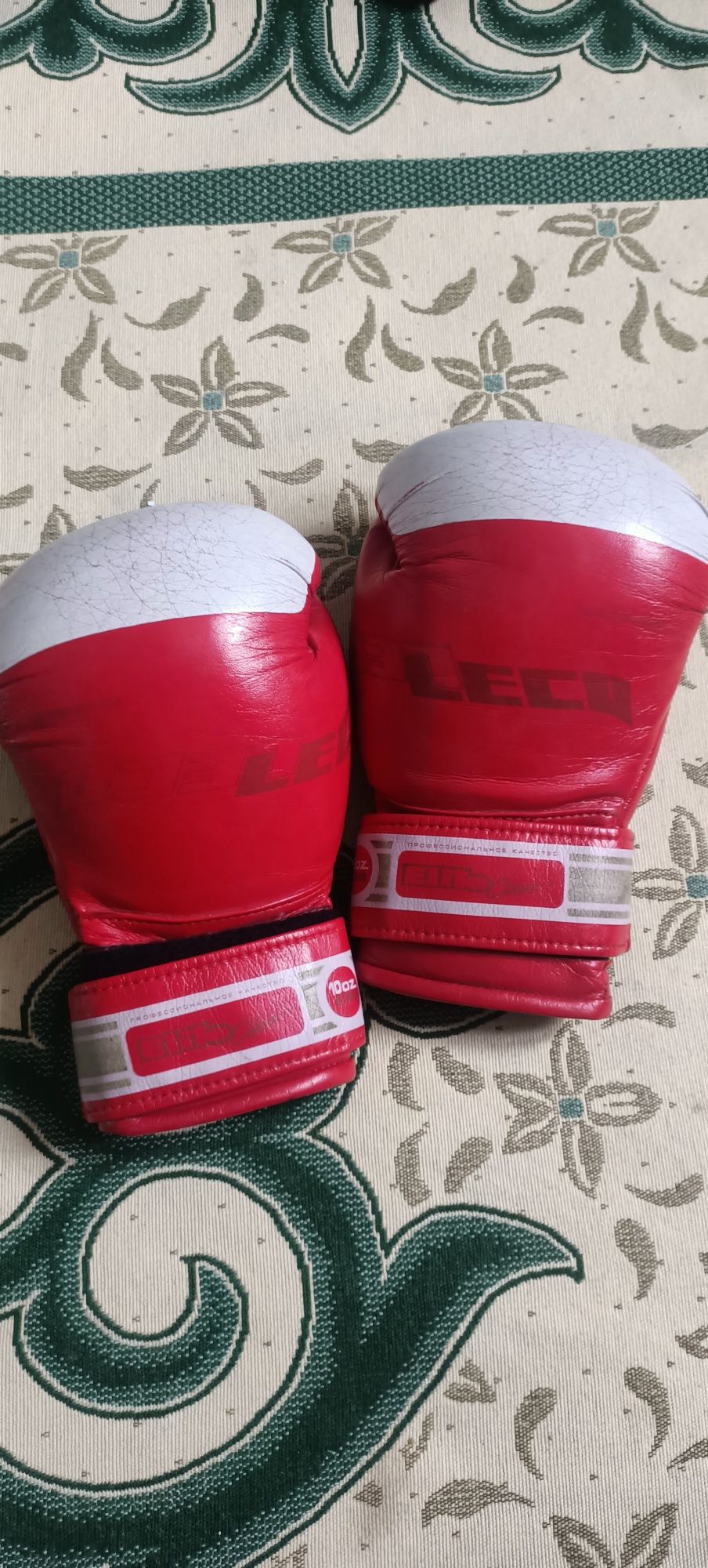 Боксерские перчатки 10 унции