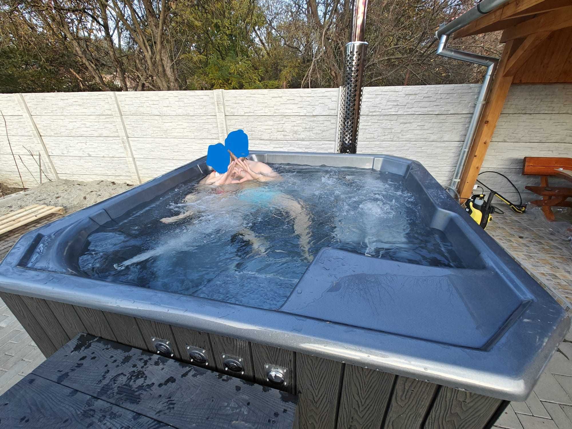 Ciubar tip jacuzzi mobil de inchiriat