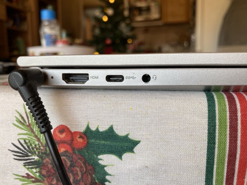 Лаптоп Lenovo IdeaPad C340