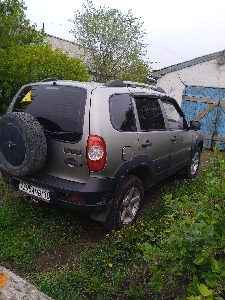 Продам ниву шевроле