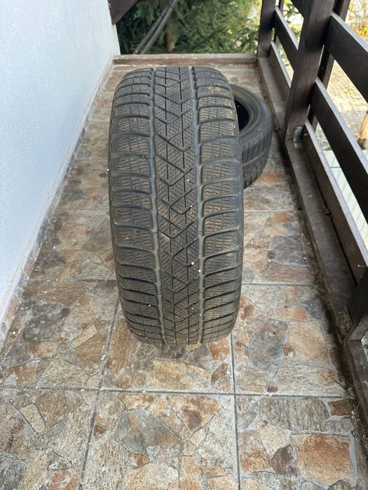 Vând jante aliaj cu anvelope de iarnă Pirelli