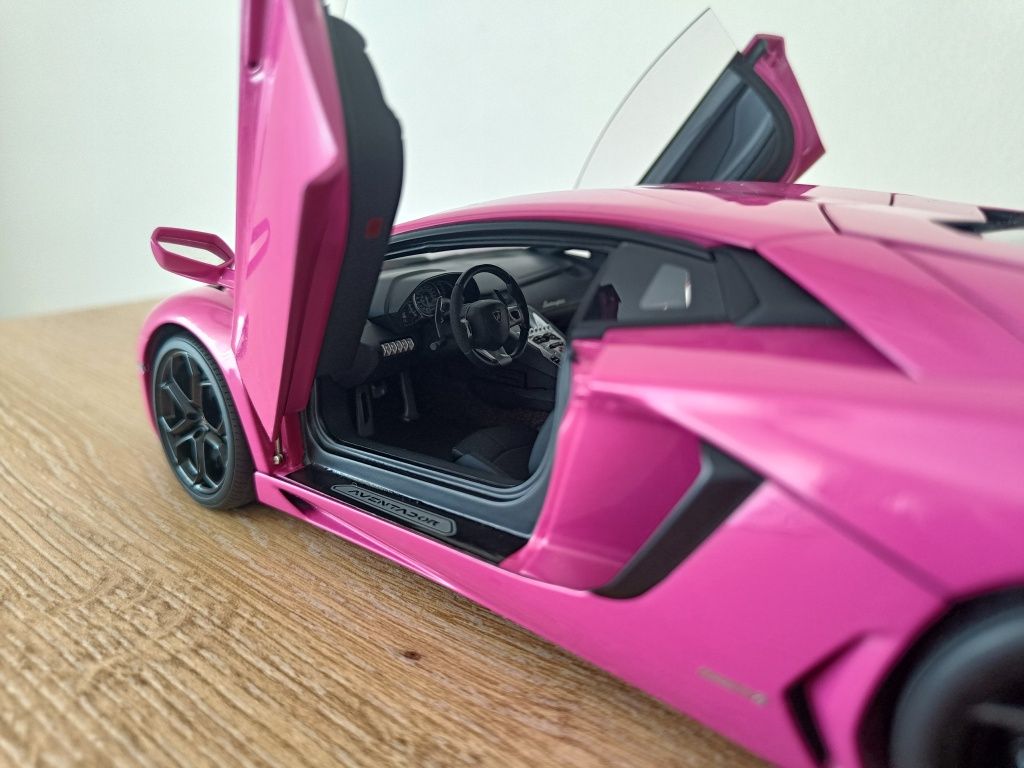 Lamborghini Aventador, Auto art Signature 1:18