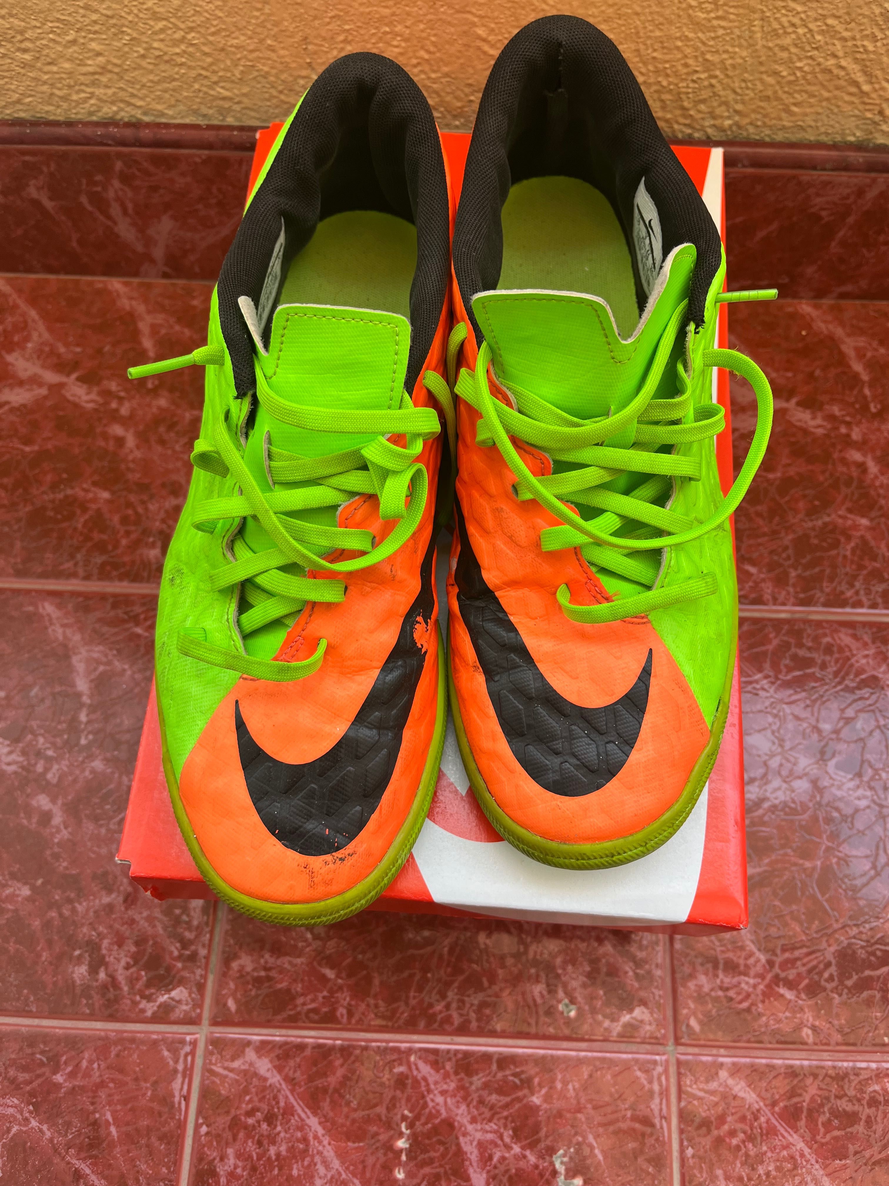 Nike hypervenom 44