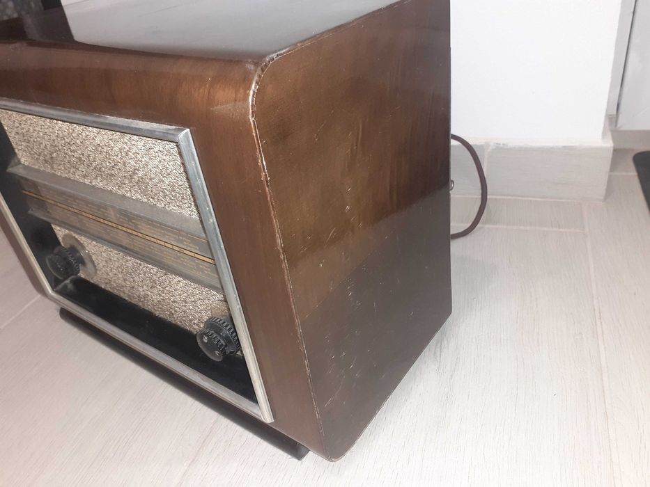 Vand radio cu lampi Eumig 327