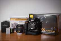 Nikon d3500 kit - obiectiv 18-55 DX VR + grip si baterie extra