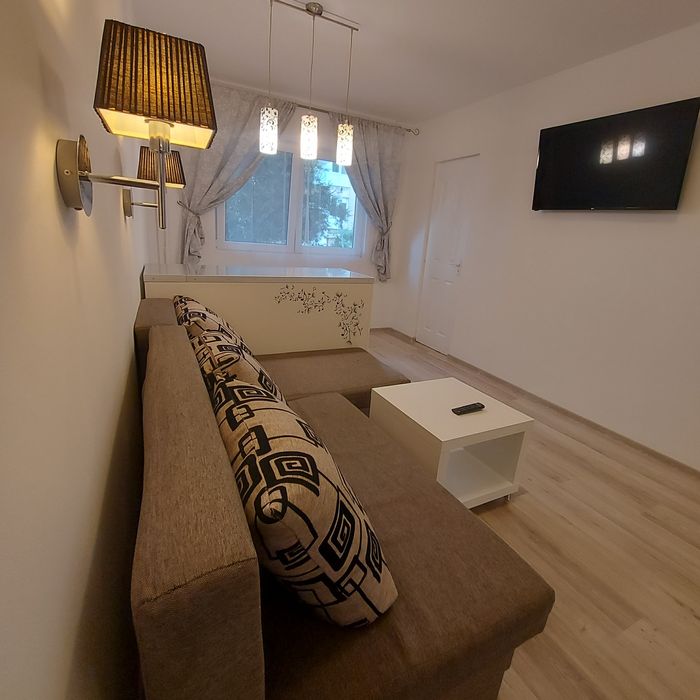 Garsonieră modernă de închiriat – Strada Poetului, parter, 250€