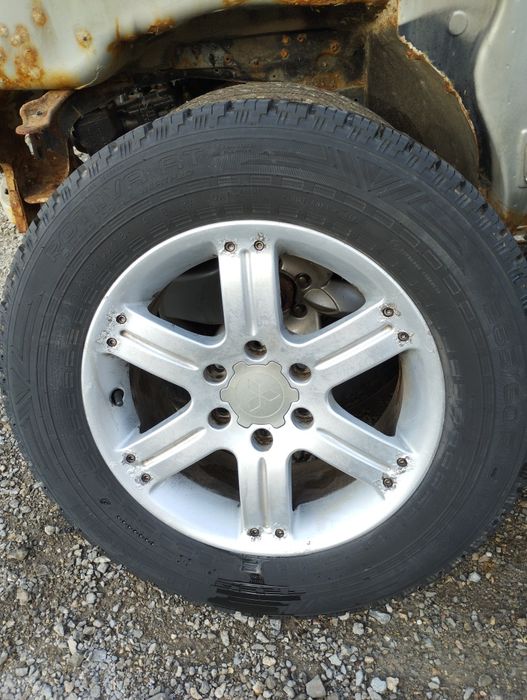 Гуми и джанти за Mitsubishi Paiero 265/60/18 2004 г