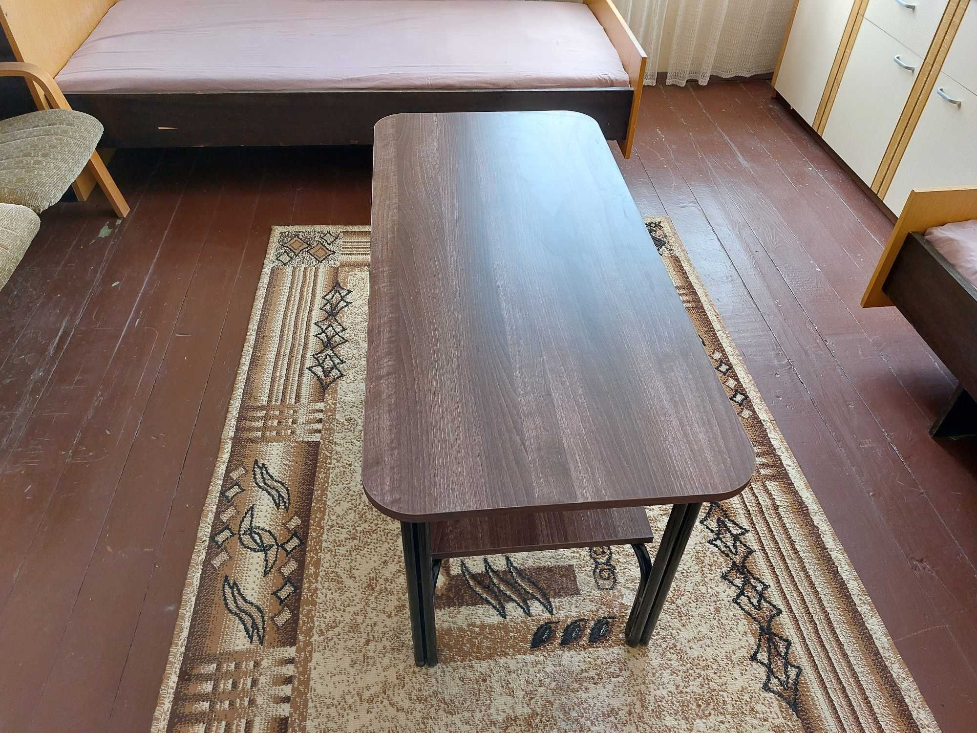 Продавам тръбна холна маса