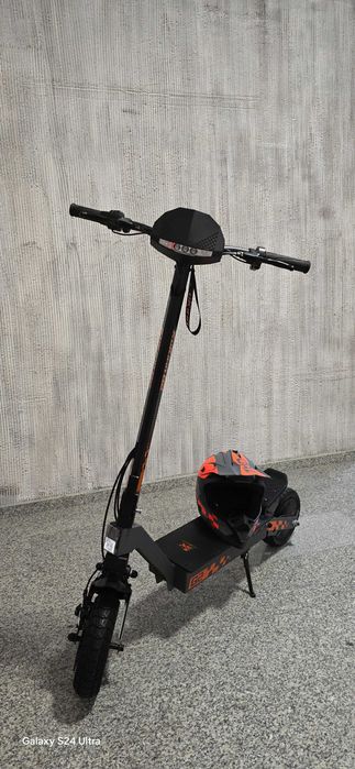 Продавам електрически скутер KuKirin G2 2025 + подарък
