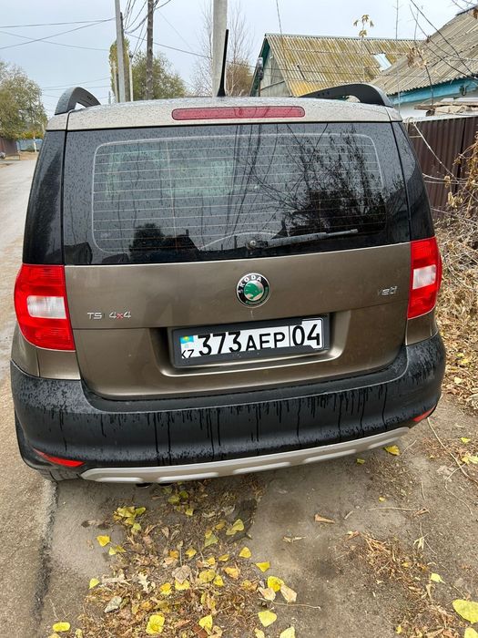 Skoda Yeti 2012 год. 1.8 л.