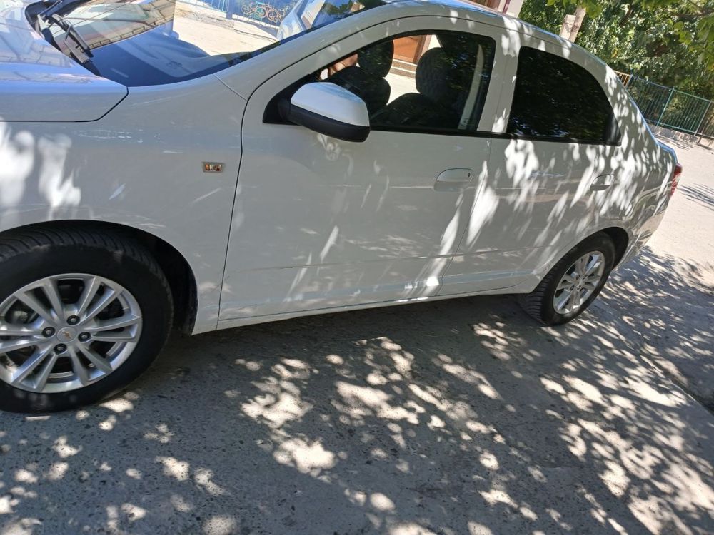 Cobalt avtomobili sotiladi